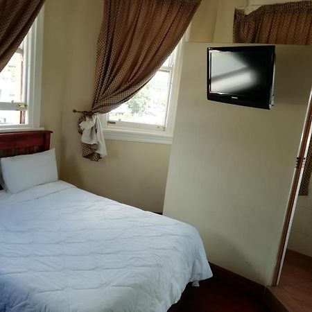 Victoria Hotel Pretoria-Noord Buitenkant foto