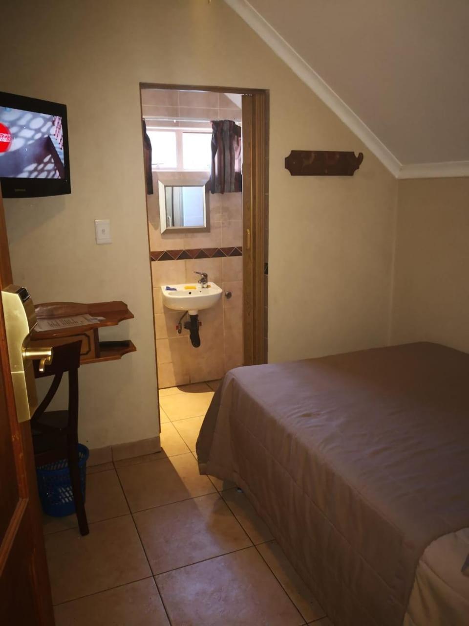 Victoria Hotel Pretoria-Noord Buitenkant foto
