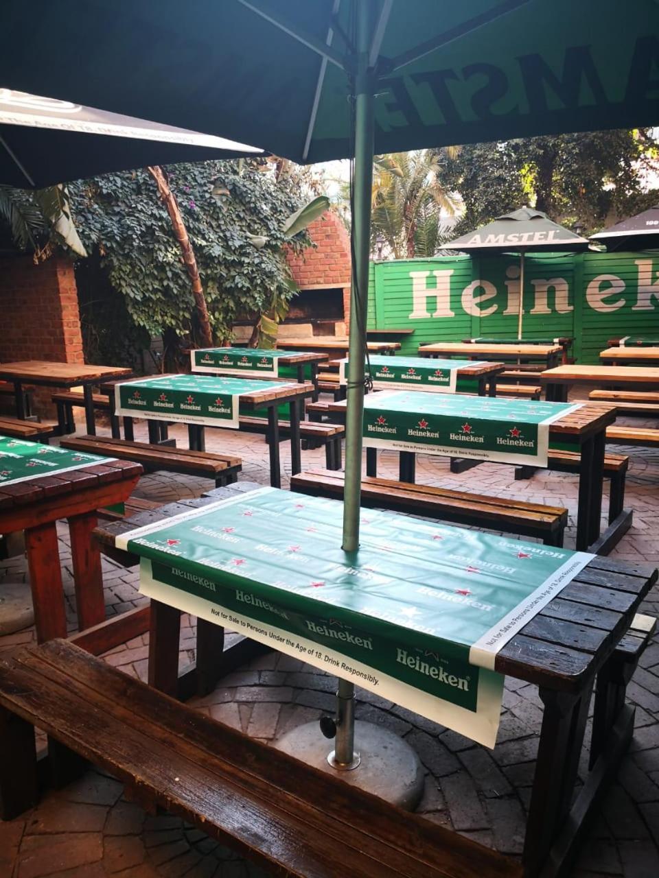 Victoria Hotel Pretoria-Noord Buitenkant foto
