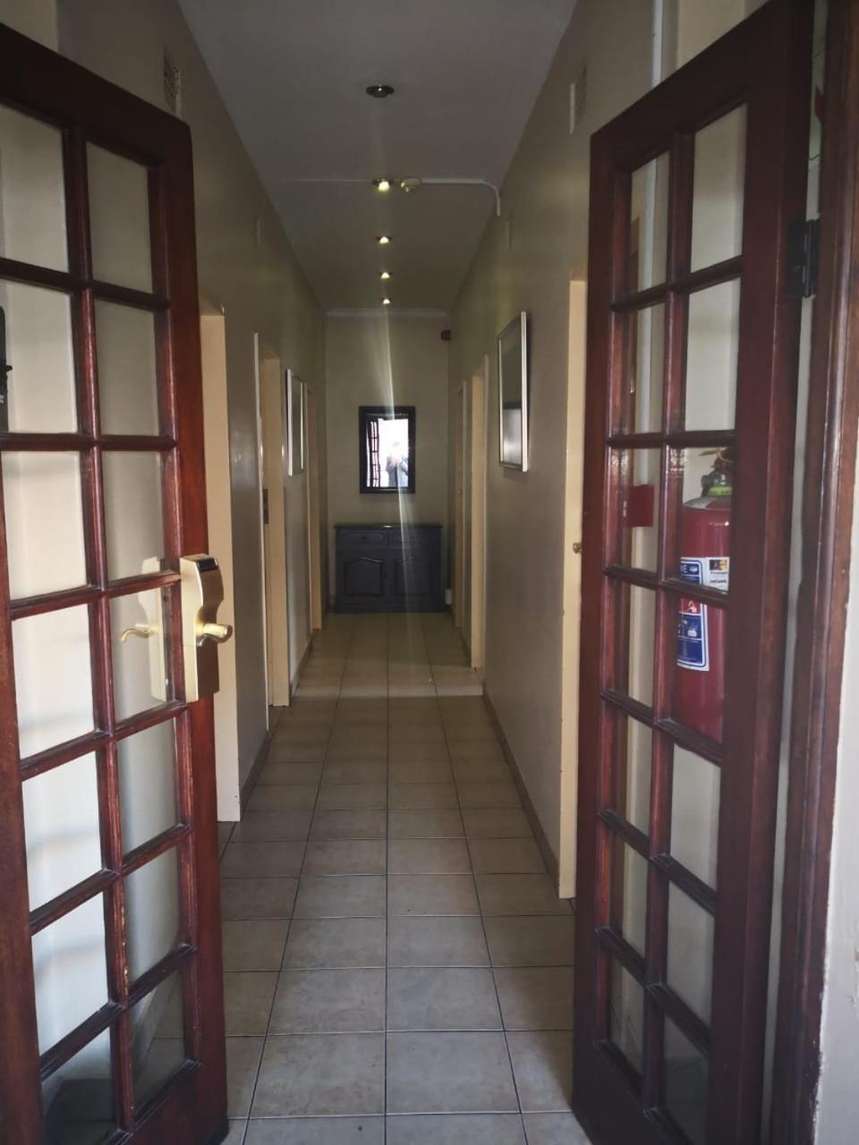 Victoria Hotel Pretoria-Noord Buitenkant foto
